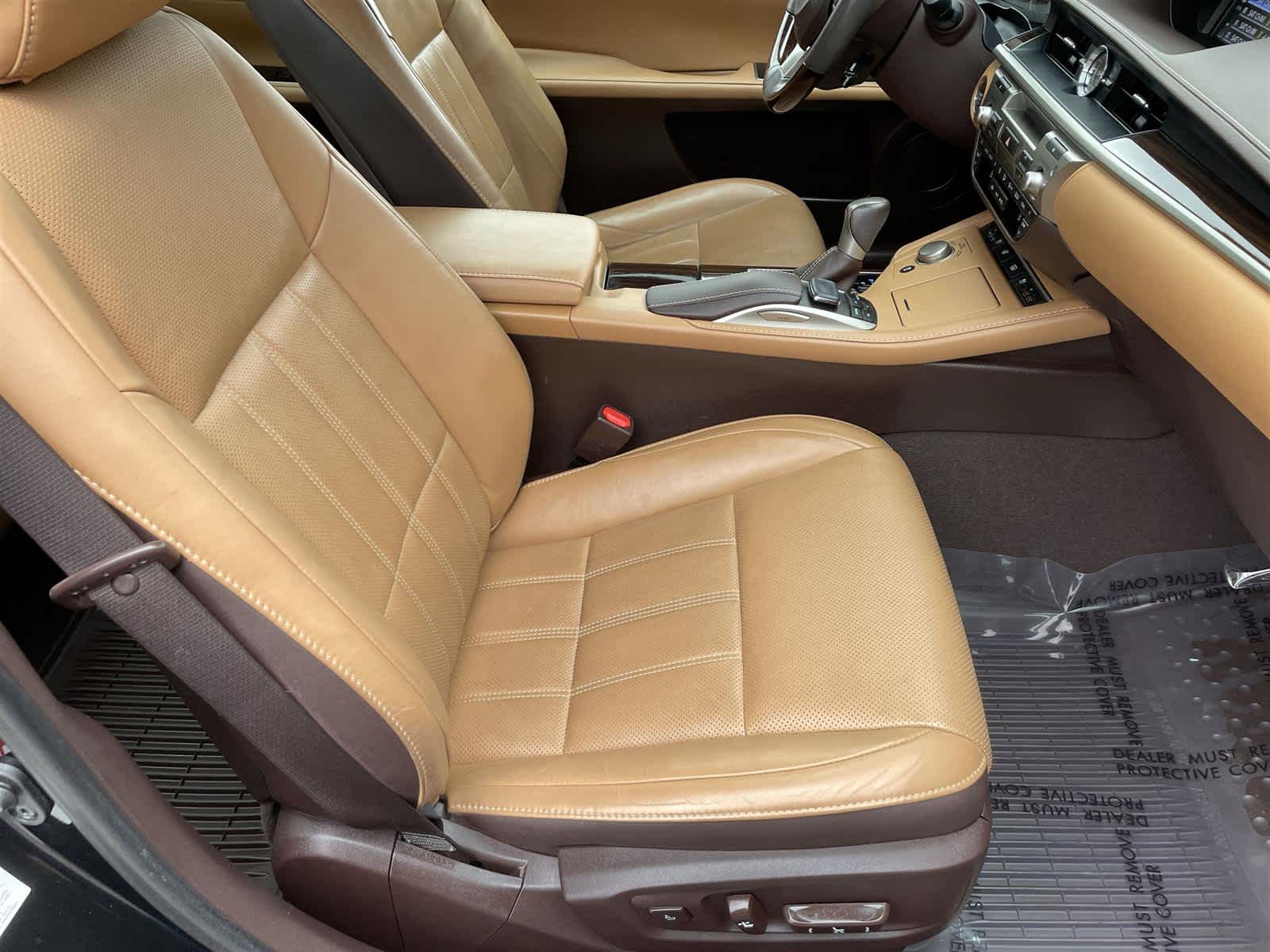 Thumbnail: 2017 Lexus ES - 18