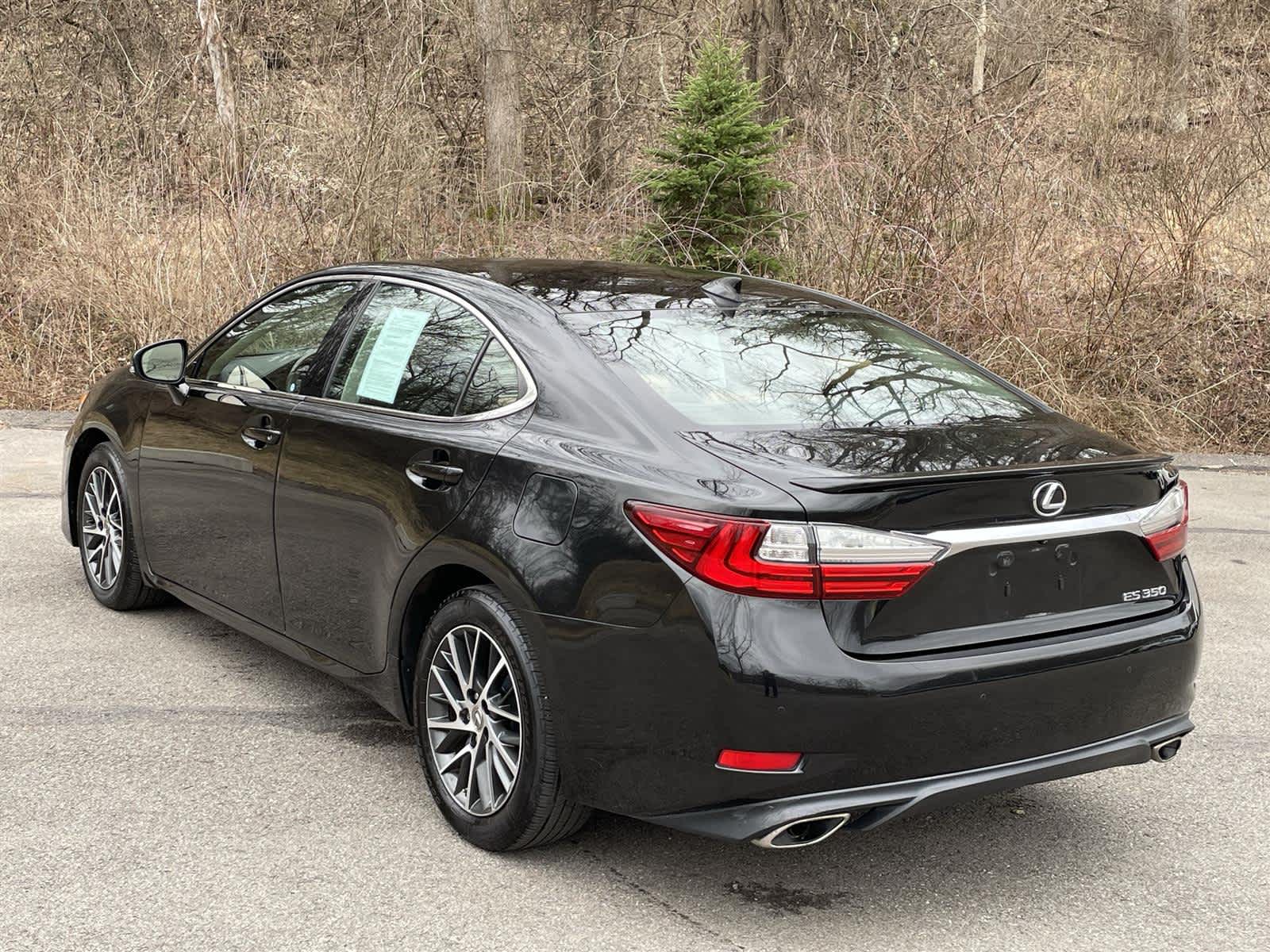 Thumbnail: 2017 Lexus ES - 3