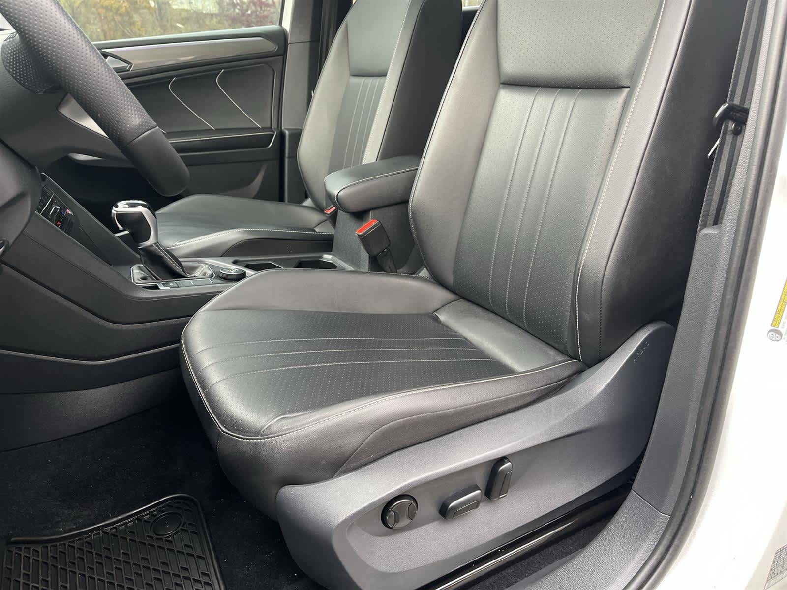 Thumbnail: 2022 Volkswagen Tiguan - 11