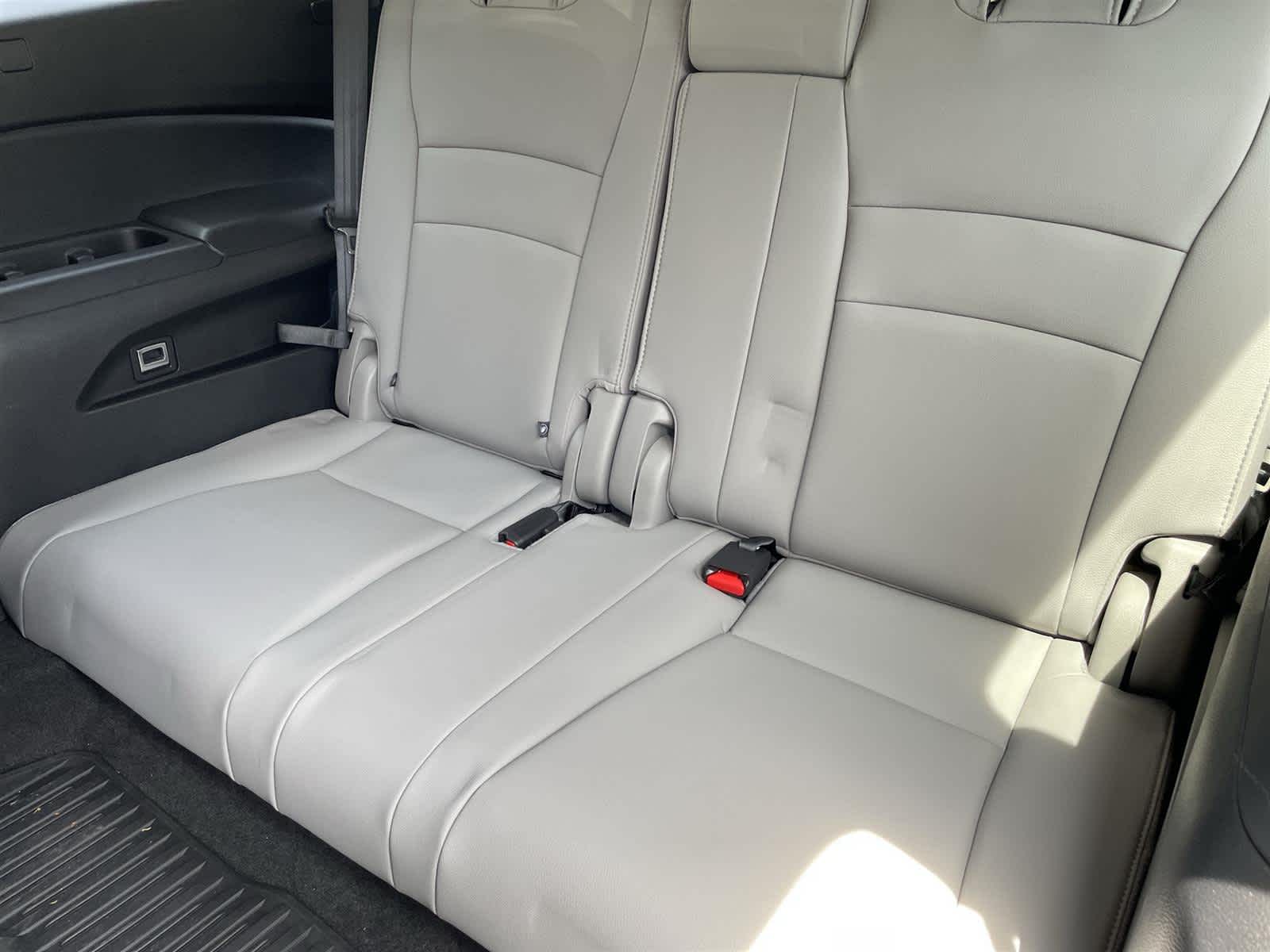 Thumbnail: 2018 Honda Pilot - 16