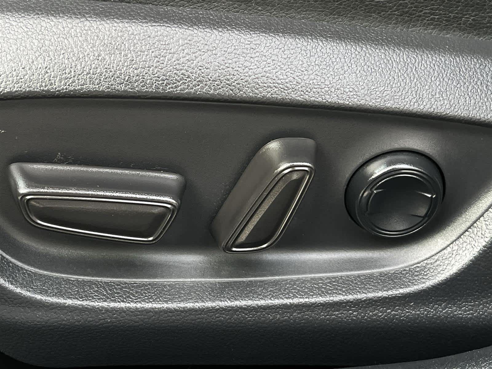 Thumbnail: 2018 Toyota Camry - 12