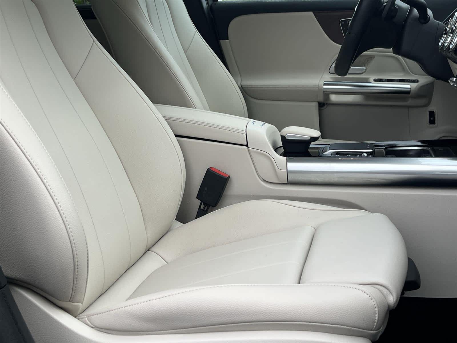 Thumbnail: 2023 Mercedes-Benz GLA - 17