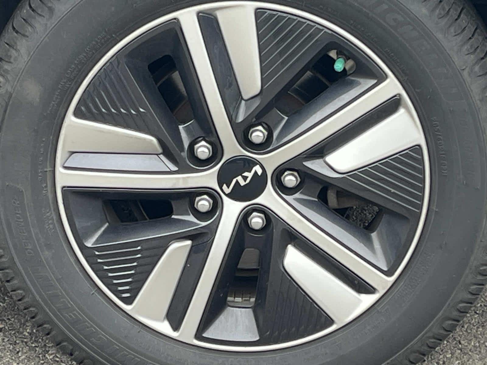 Thumbnail: 2022 Kia Niro - 12