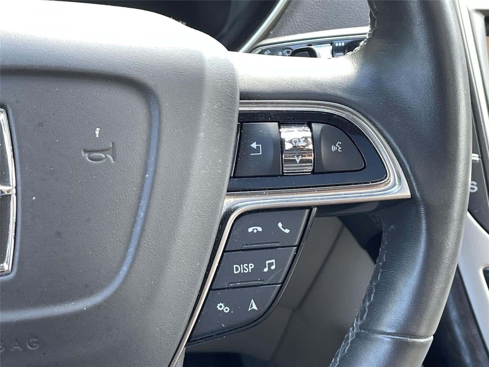 Thumbnail: 2019 Lincoln Nautilus - 22