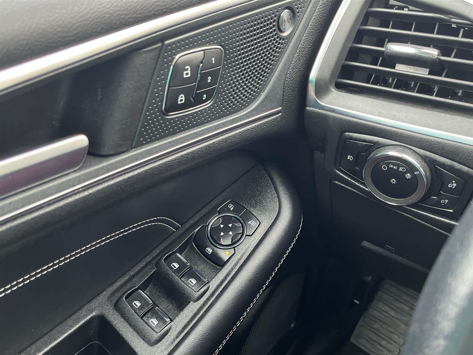 Thumbnail: 2024 Ford Edge - 26