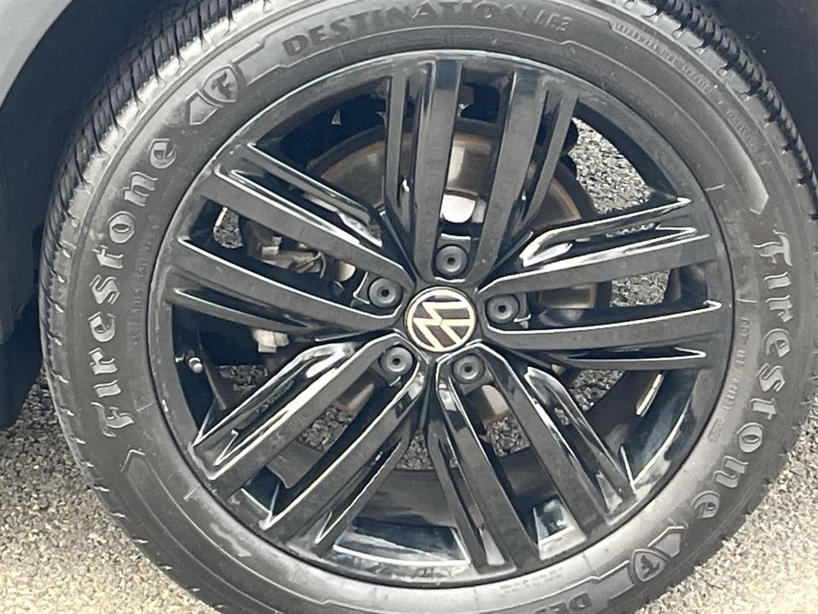 Thumbnail: 2022 Volkswagen Tiguan - 10