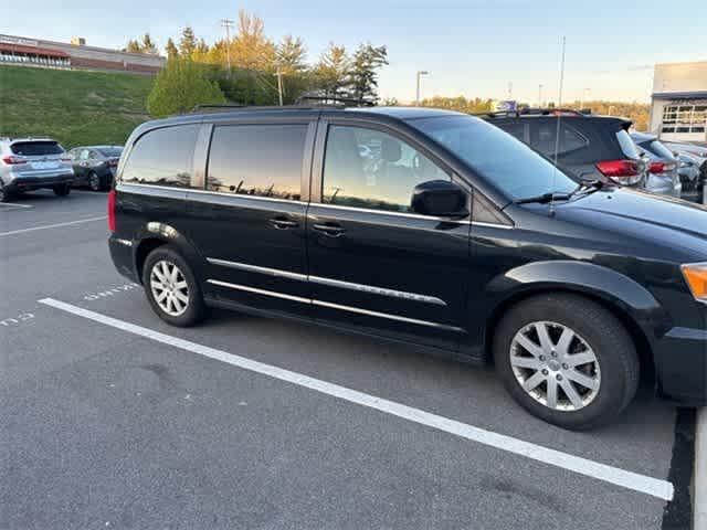 2012 Chrysler Town & Country Touring 8