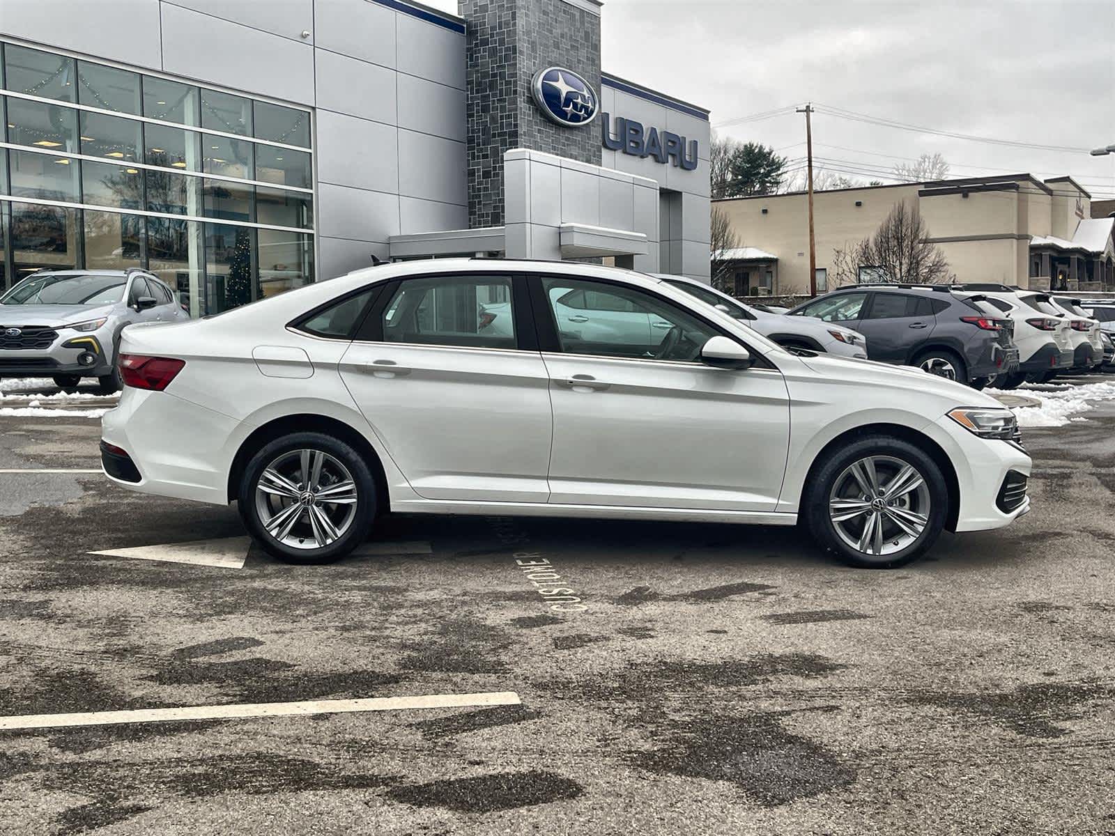 Thumbnail: 2024 Volkswagen Jetta - 6