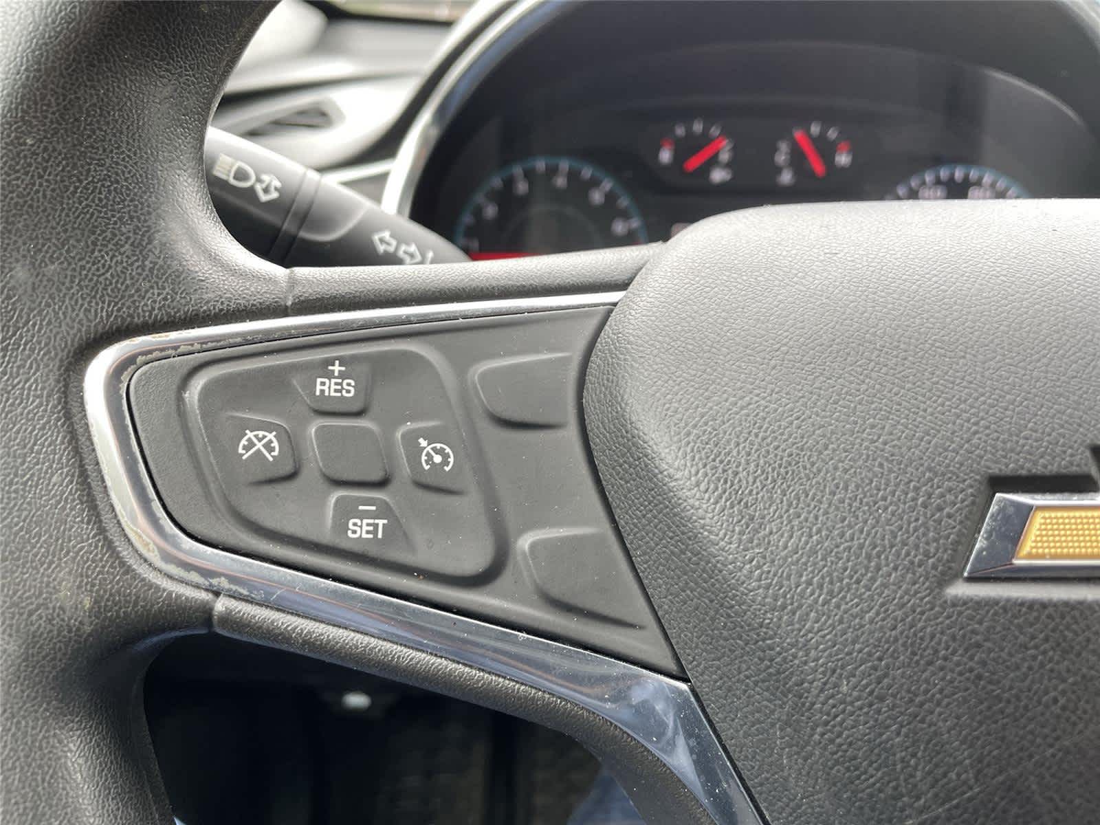 Thumbnail: 2017 Chevrolet Malibu - 18