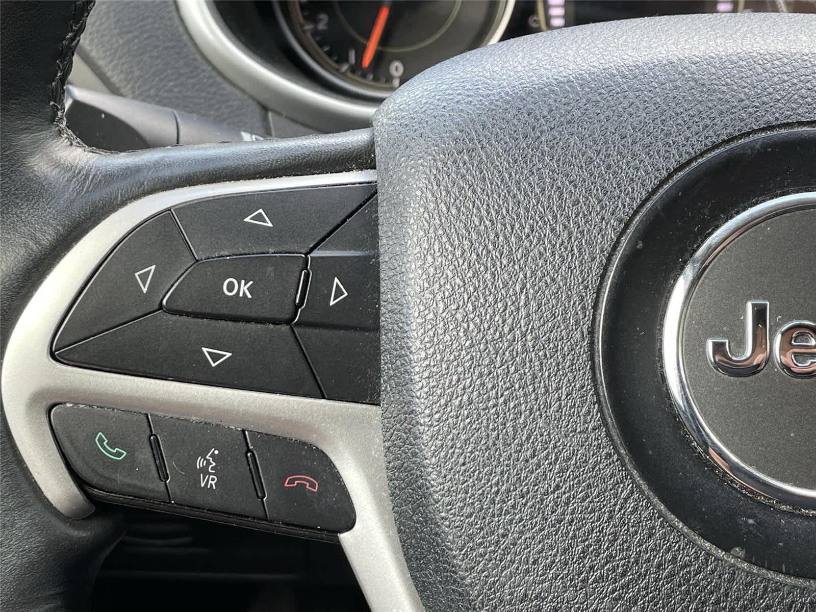Thumbnail: 2016 Jeep Cherokee - 23