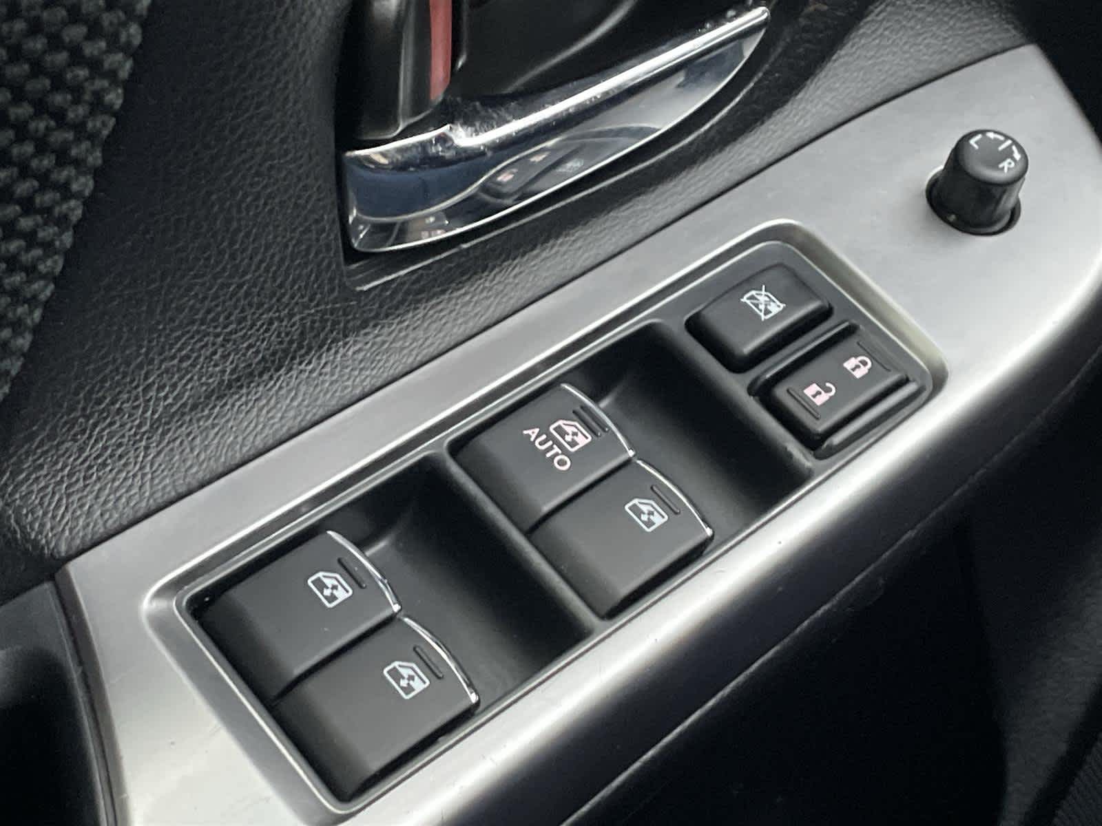 Thumbnail: 2017 Subaru Crosstrek - 25