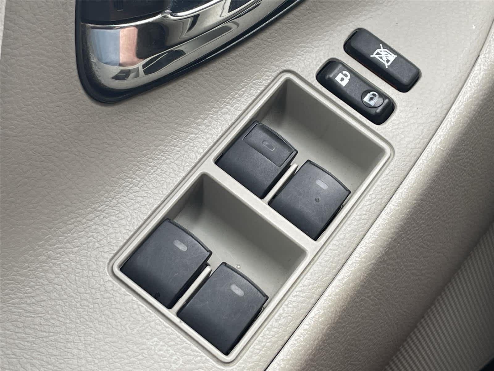 Thumbnail: 2010 Toyota Camry - 23