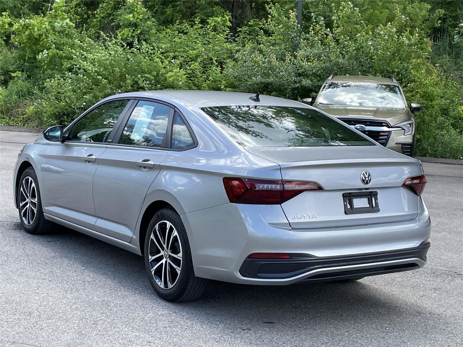 Thumbnail: 2024 Volkswagen Jetta - 3