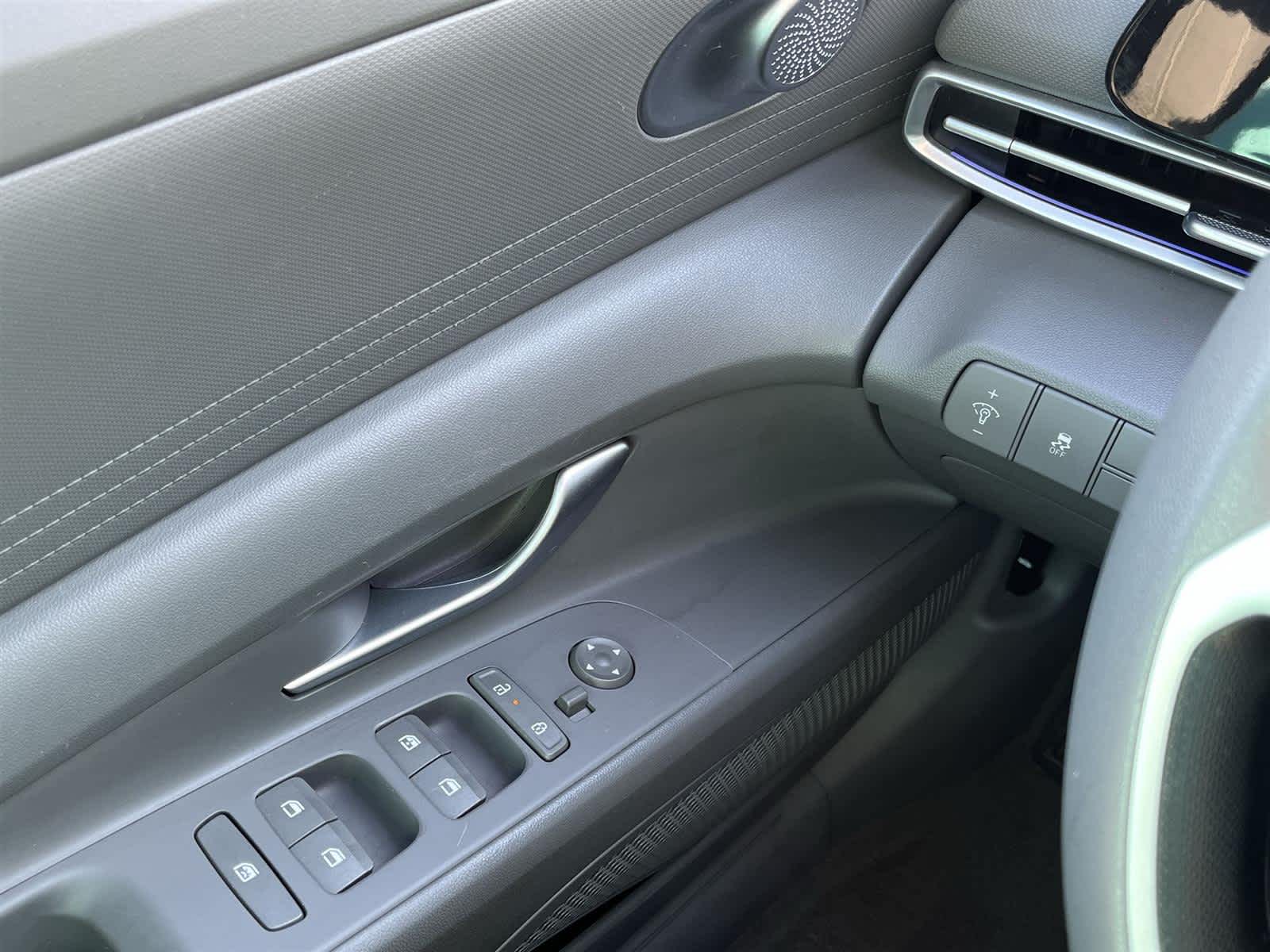 Thumbnail: 2024 Hyundai Elantra - 25