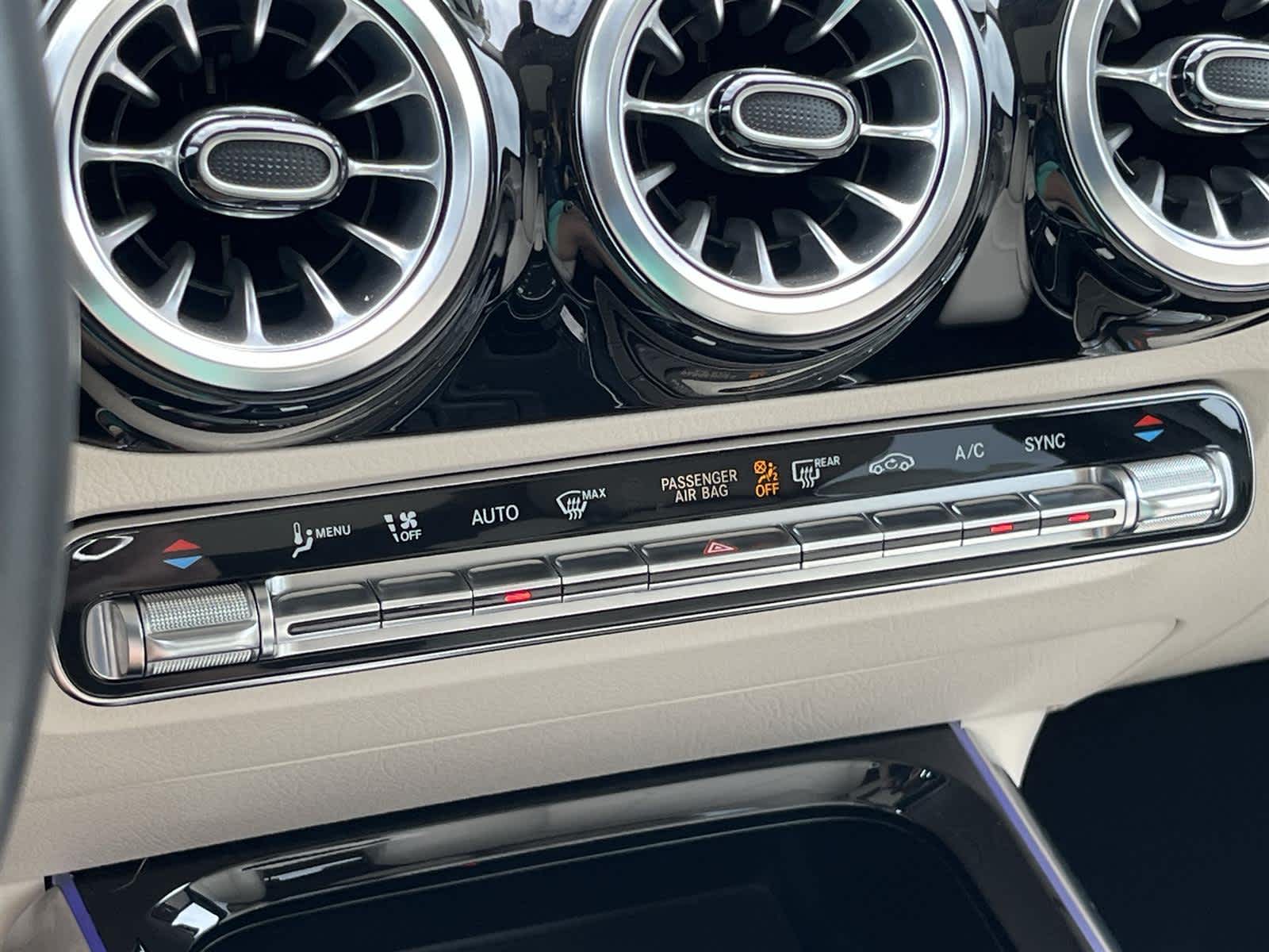 Thumbnail: 2023 Mercedes-Benz GLA - 20