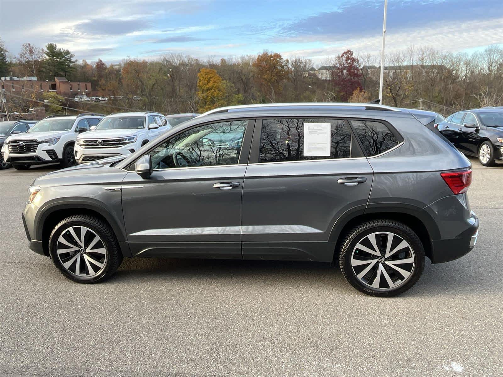 Thumbnail: 2022 Volkswagen Taos - 2