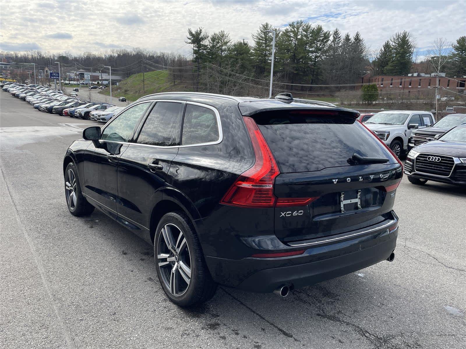 Thumbnail: 2019 Volvo XC60 - 3