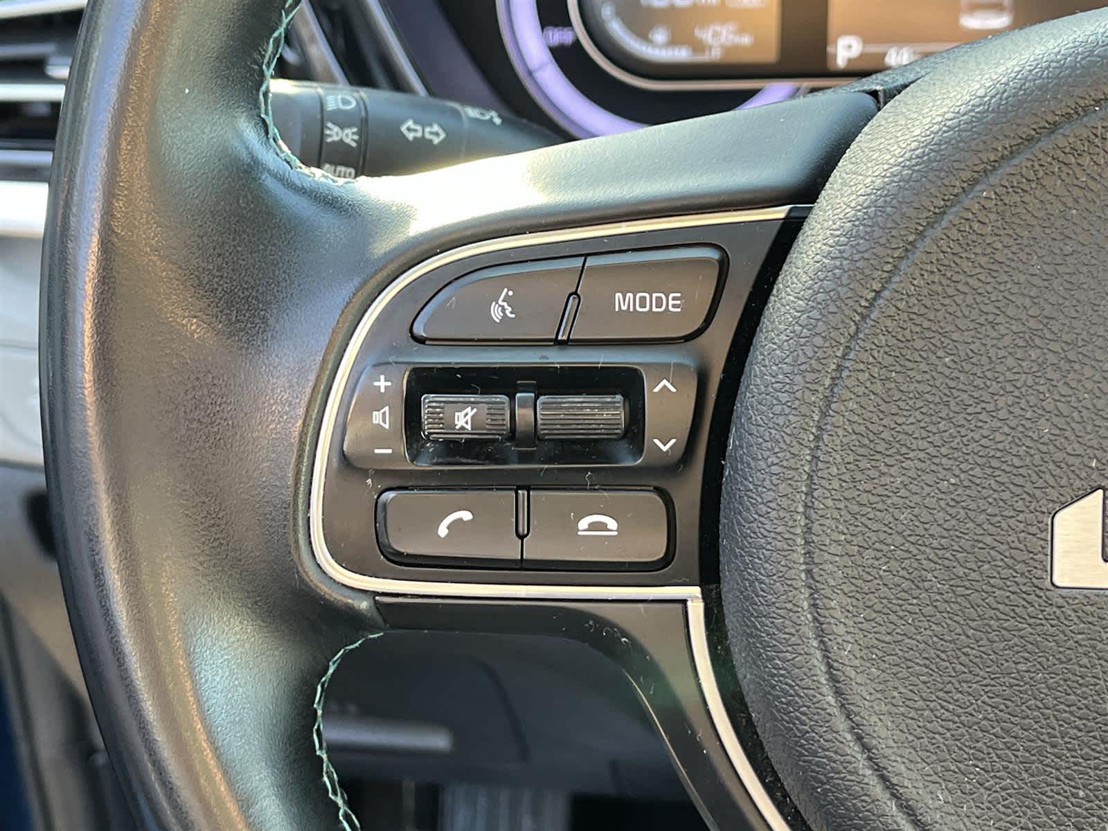 Thumbnail: 2022 Kia Niro - 24