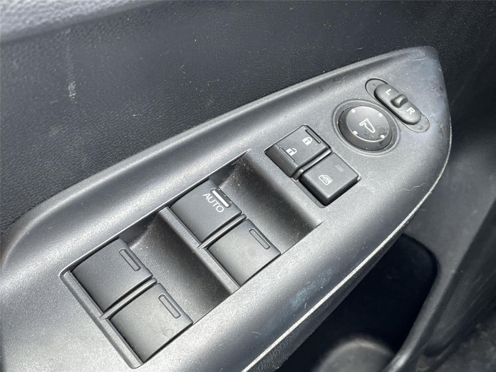 Thumbnail: 2015 Honda Fit - 16
