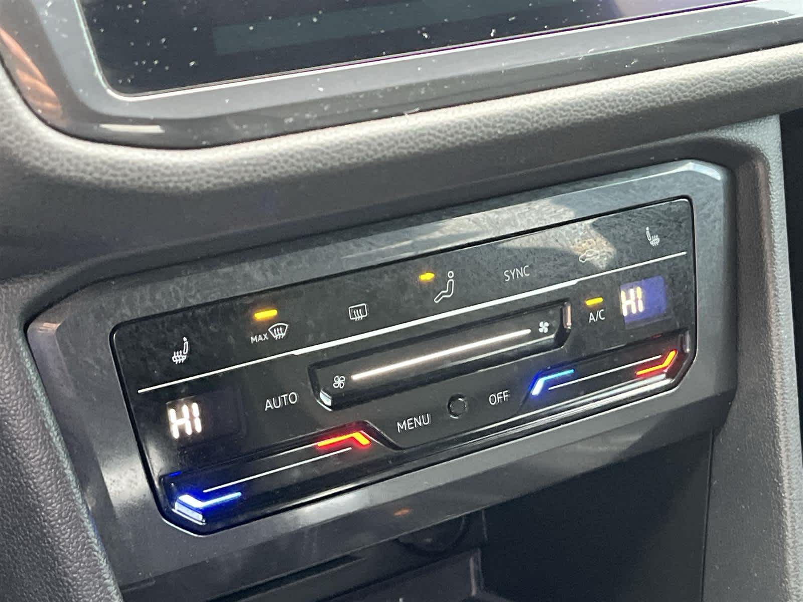 Thumbnail: 2022 Volkswagen Tiguan - 22