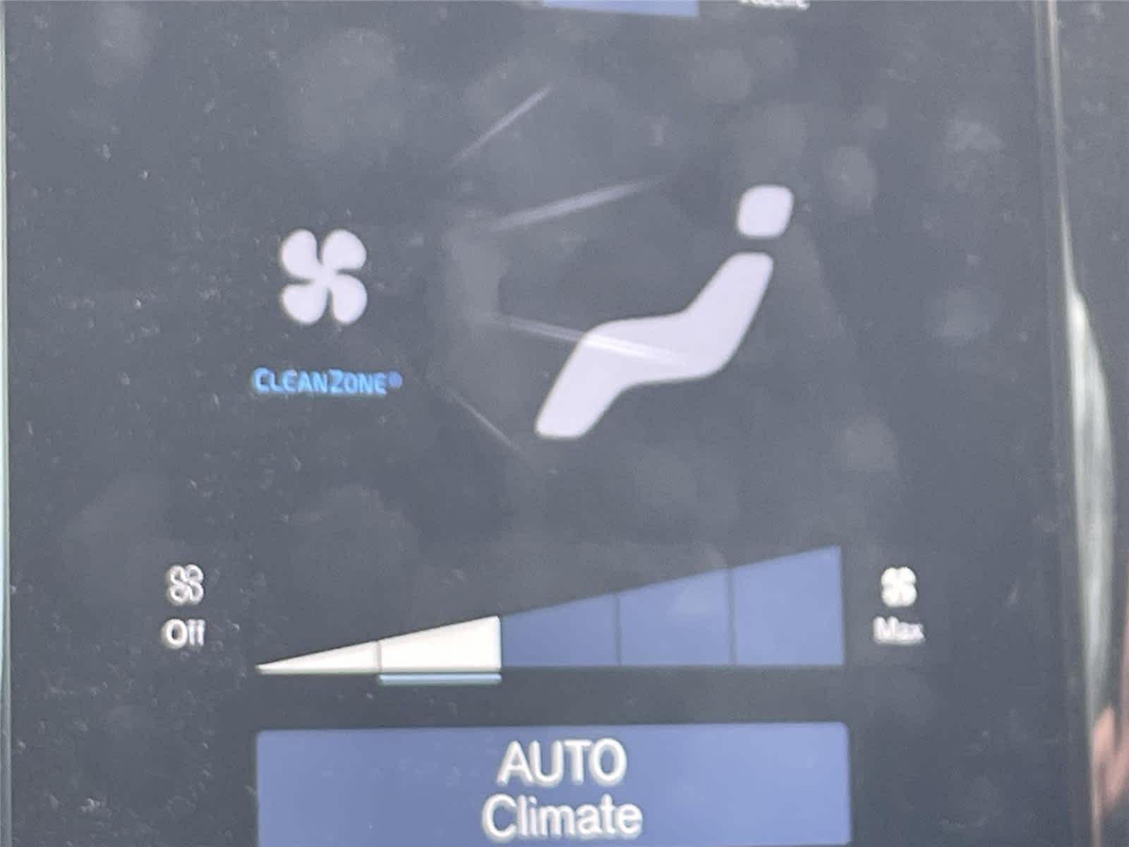 Thumbnail: 2019 Volvo XC60 - 18