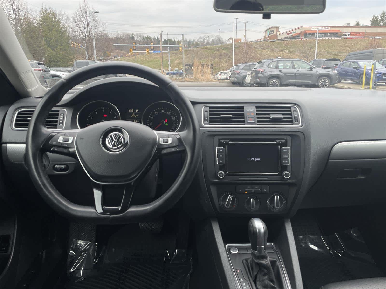 Thumbnail: 2015 Volkswagen Jetta - 19