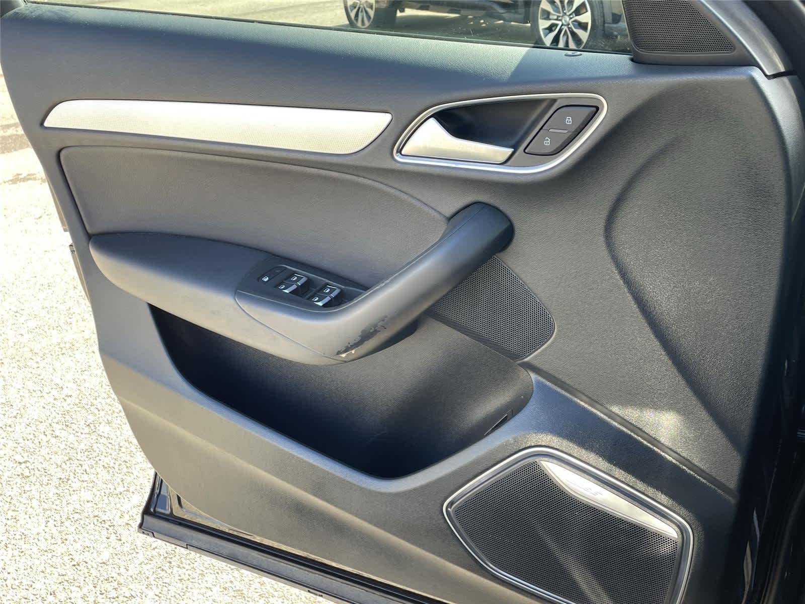 Thumbnail: 2017 Audi Q3 - 26