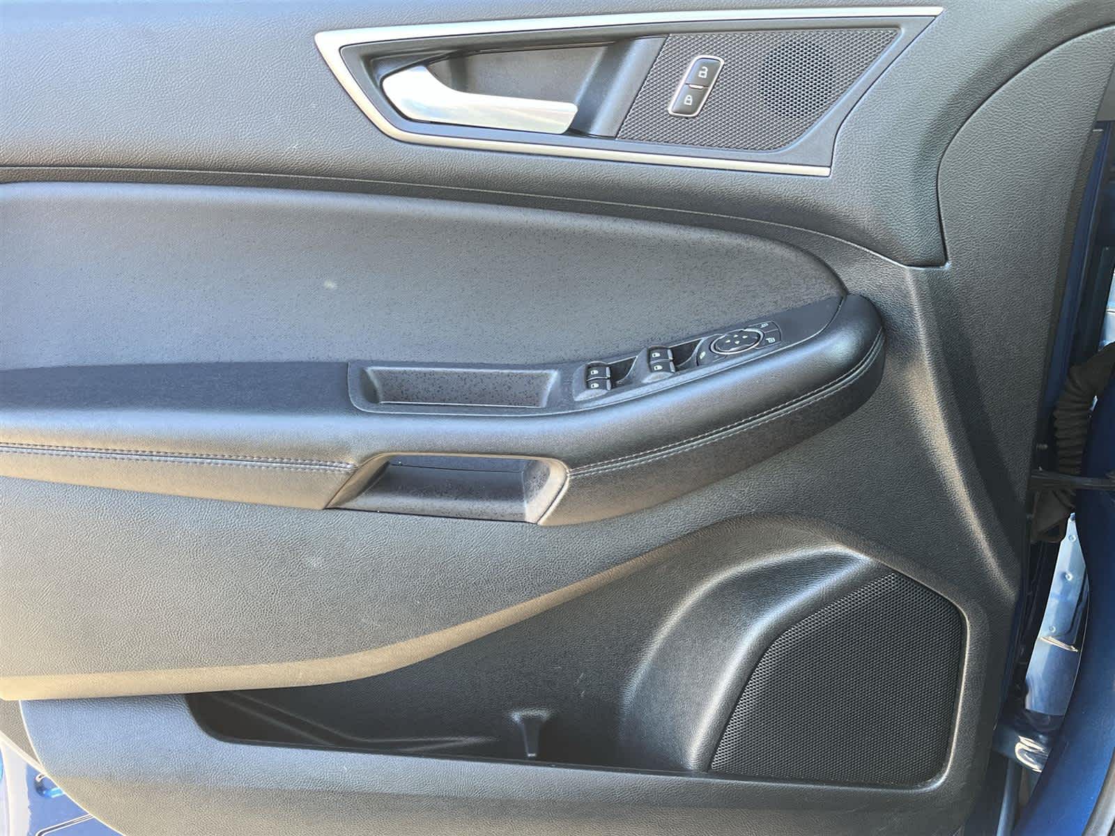 Thumbnail: 2023 Ford Edge - 25