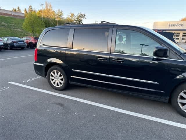 2012 Chrysler Town & Country Touring 9