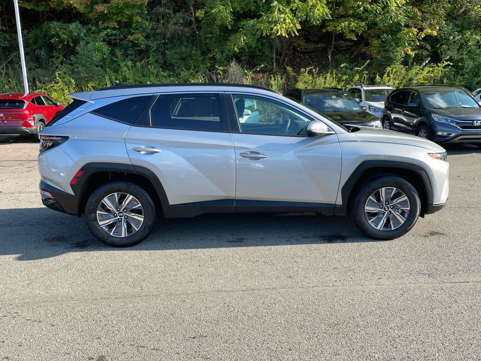 Thumbnail: 2023 Hyundai Tucson - 3