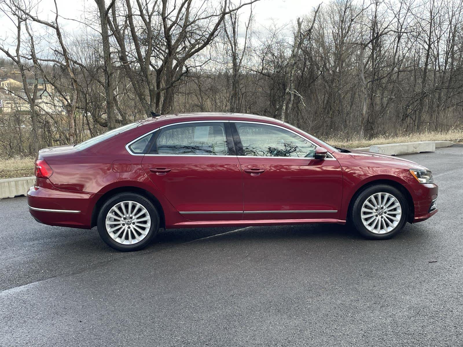 Thumbnail: 2016 Volkswagen Passat - 6