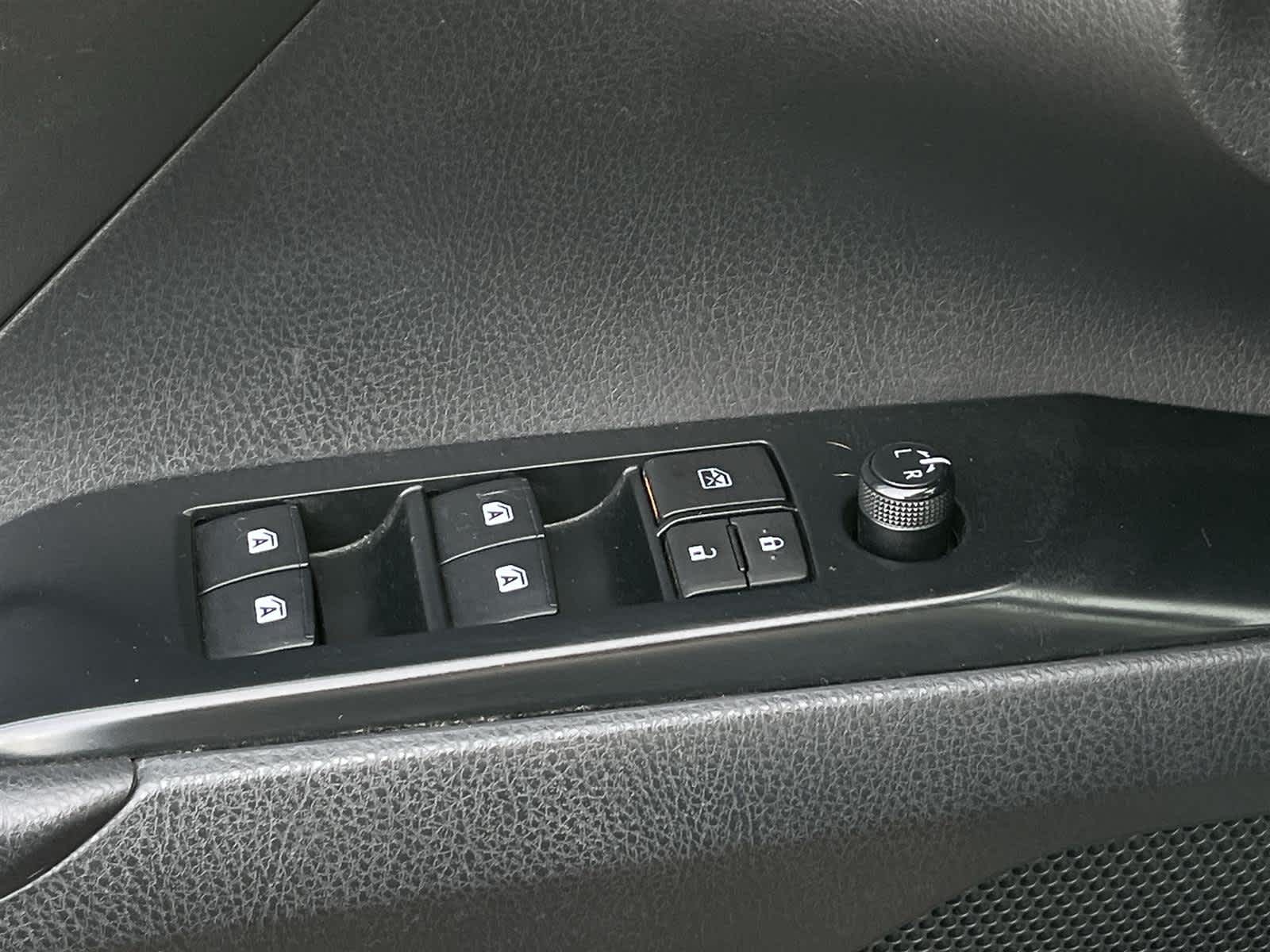 Thumbnail: 2018 Toyota Camry - 23