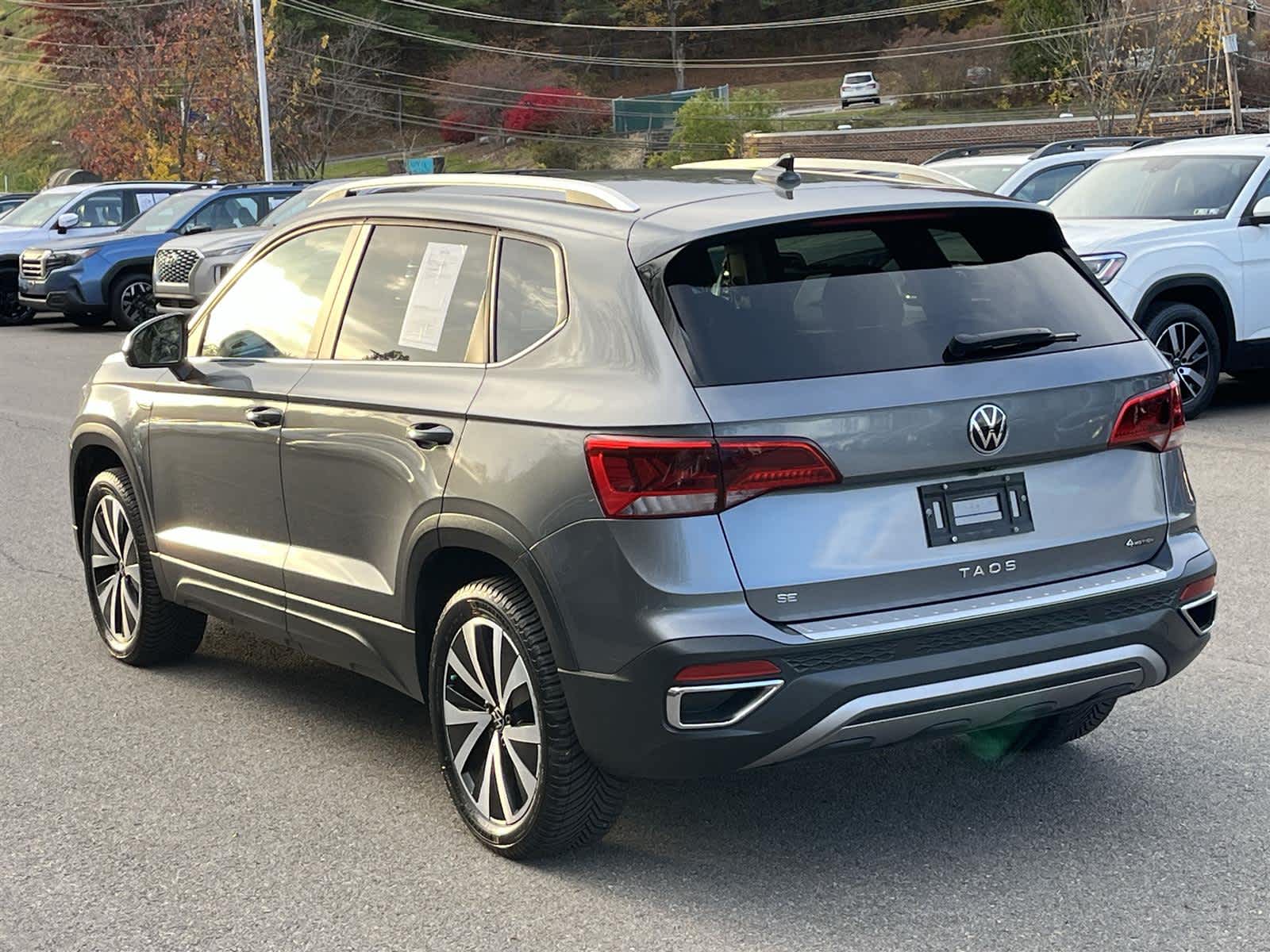 Thumbnail: 2022 Volkswagen Taos - 3