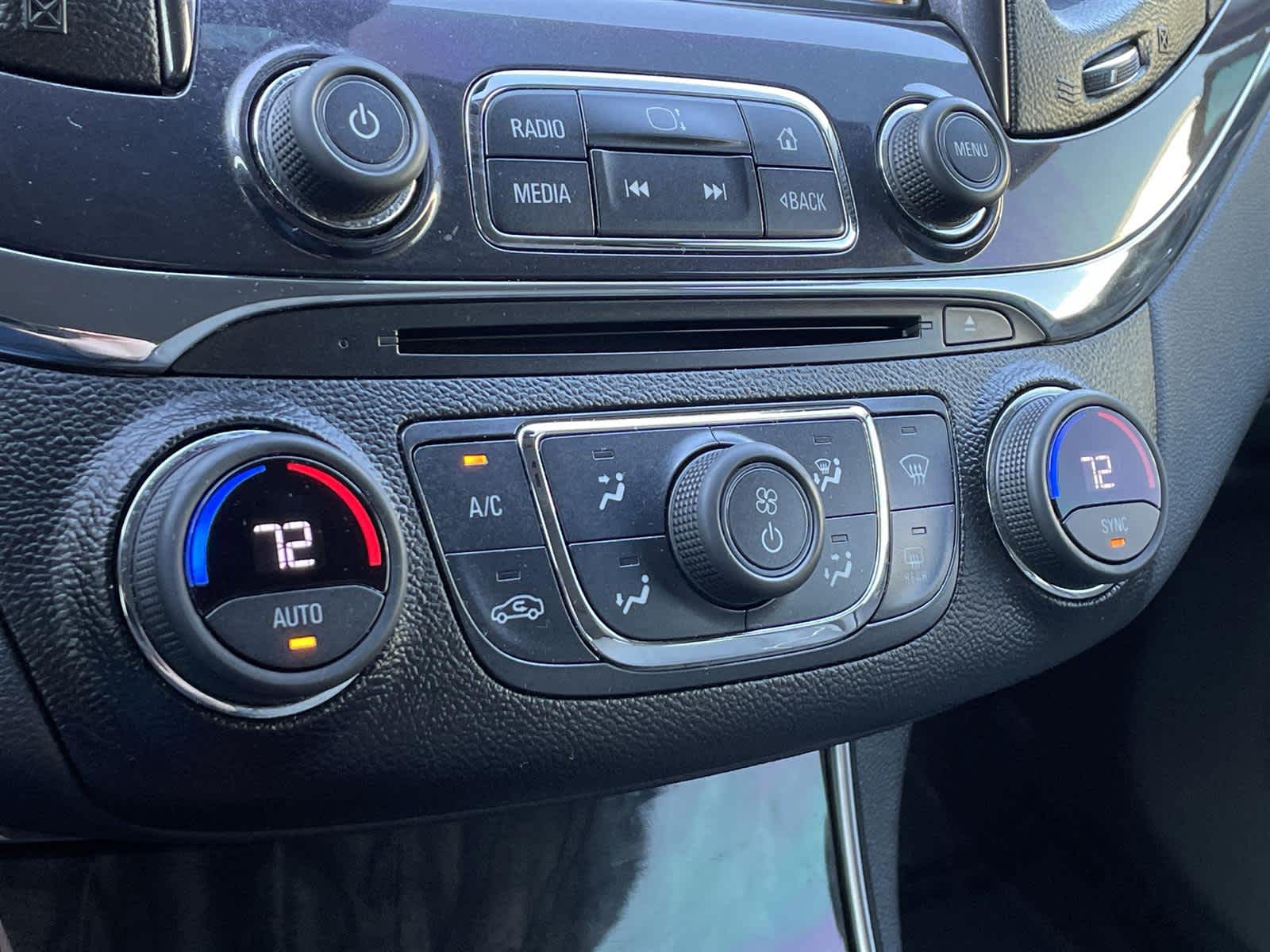 Thumbnail: 2014 Chevrolet Impala - 23