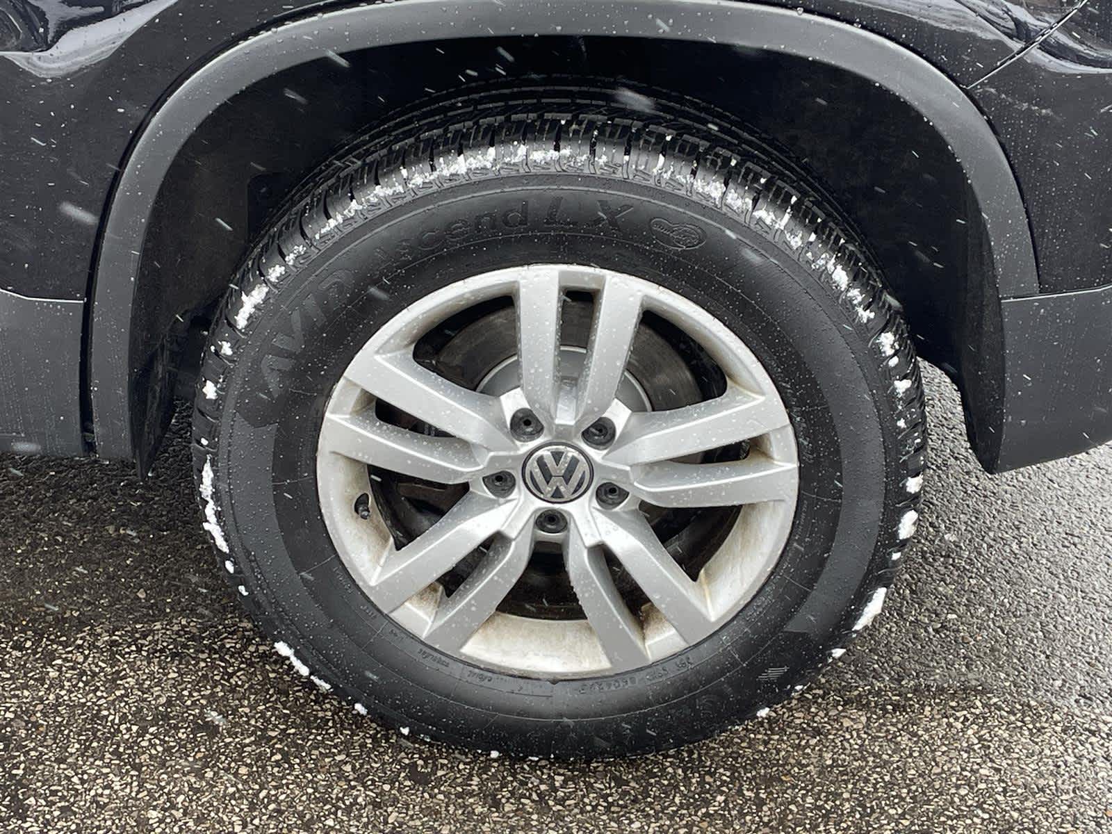 Thumbnail: 2017 Volkswagen Tiguan - 12