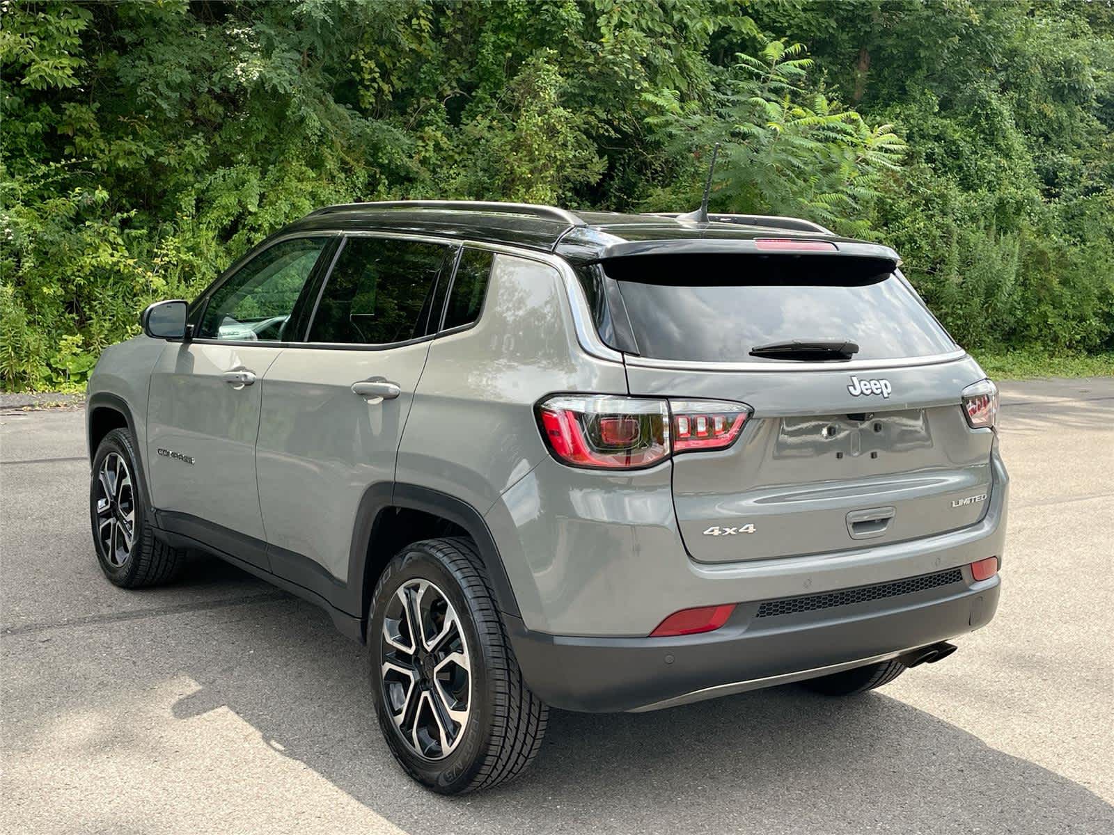 Used 2022 Jeep SUV Limited Sting-Gray Clearcoat For Sale at Lithia