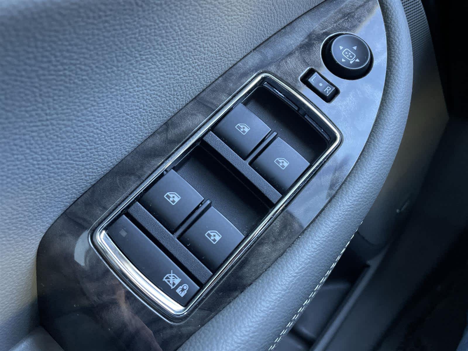 Thumbnail: 2014 Chevrolet Impala - 27