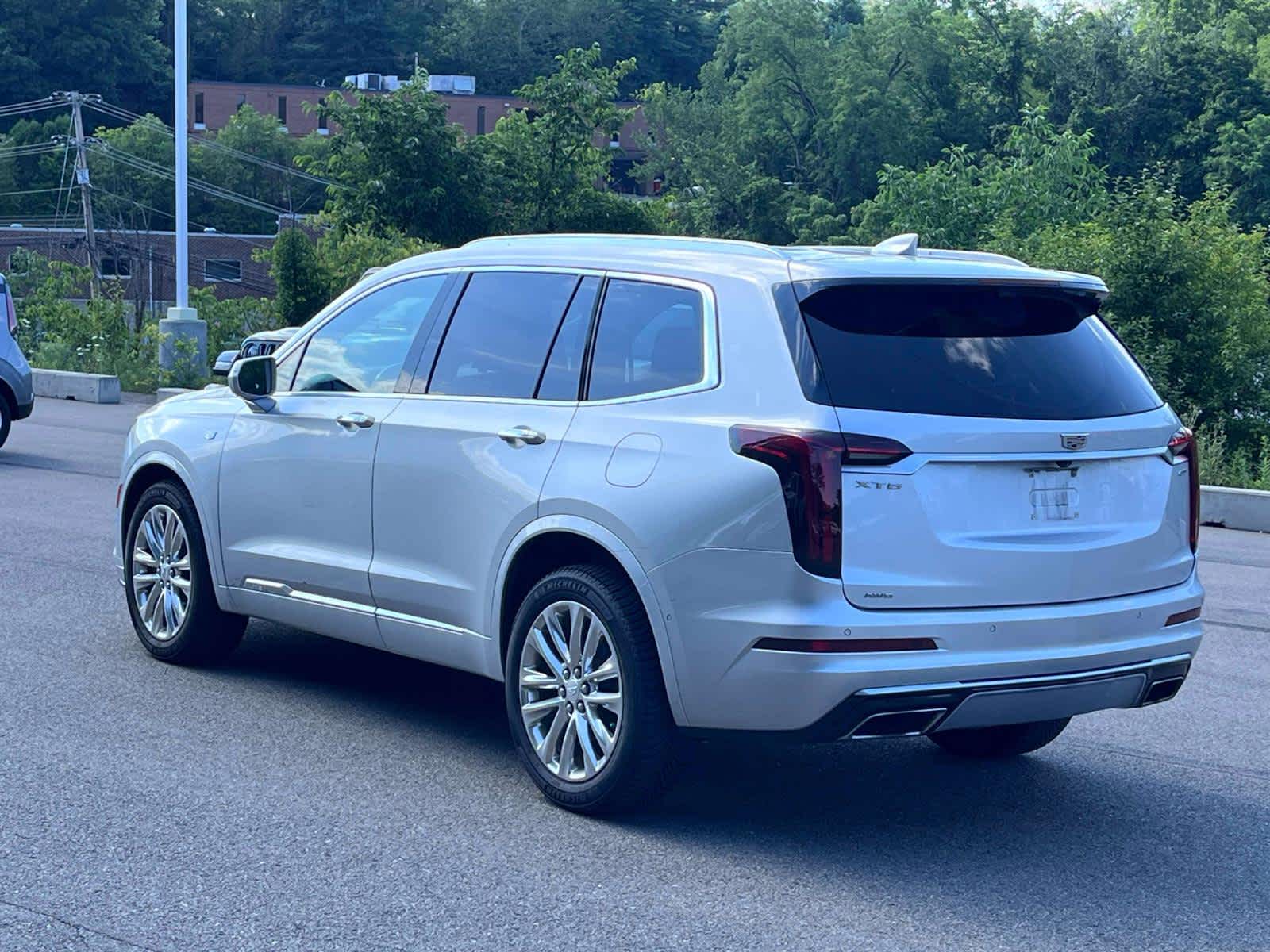 Thumbnail: 2020 Cadillac XT6 - 3