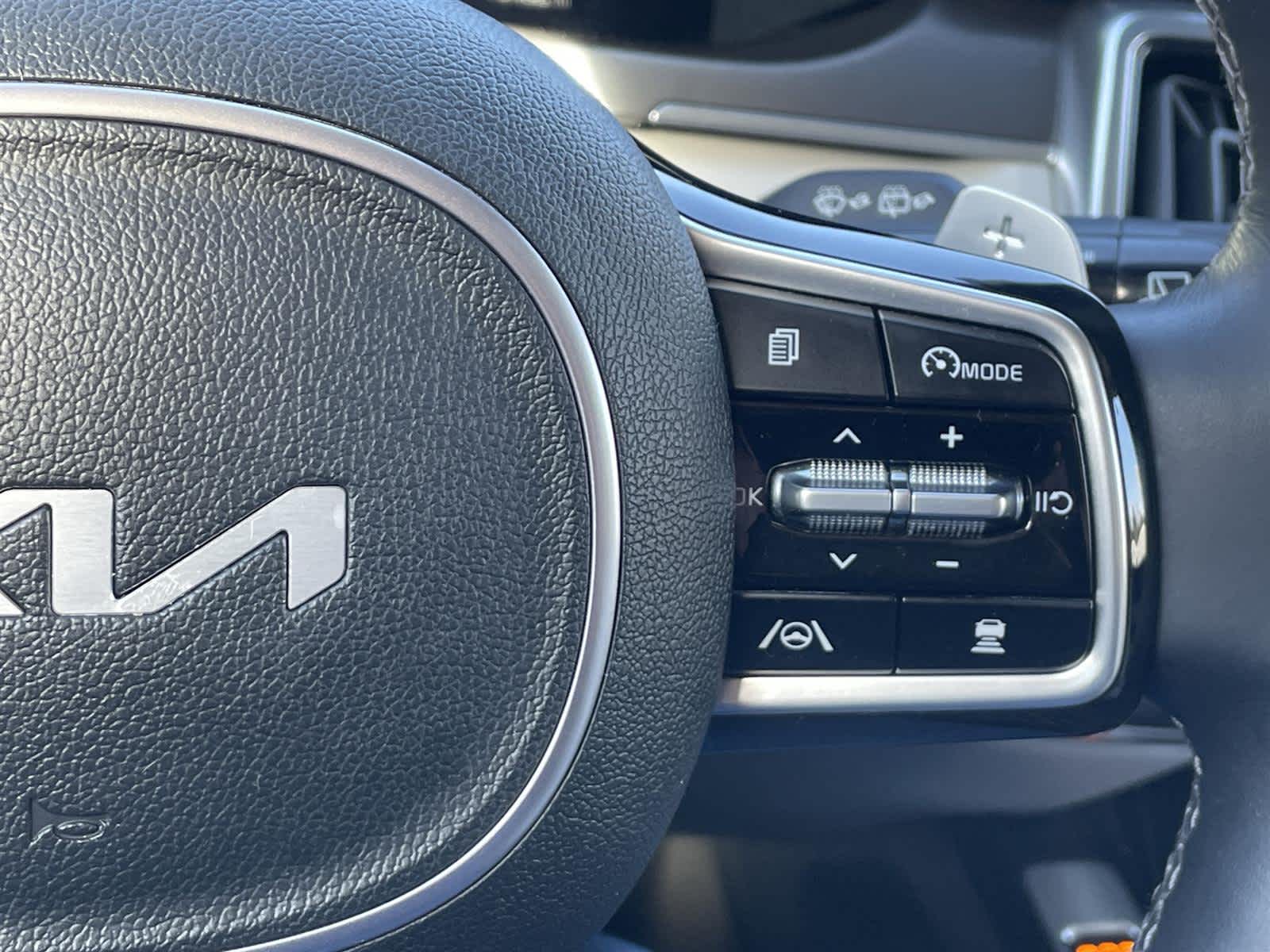 Thumbnail: 2023 Kia Sorento - 30