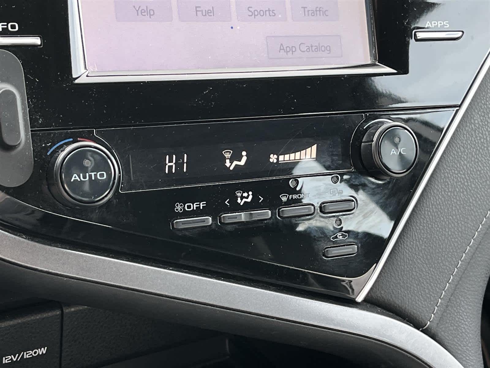 Thumbnail: 2018 Toyota Camry - 20