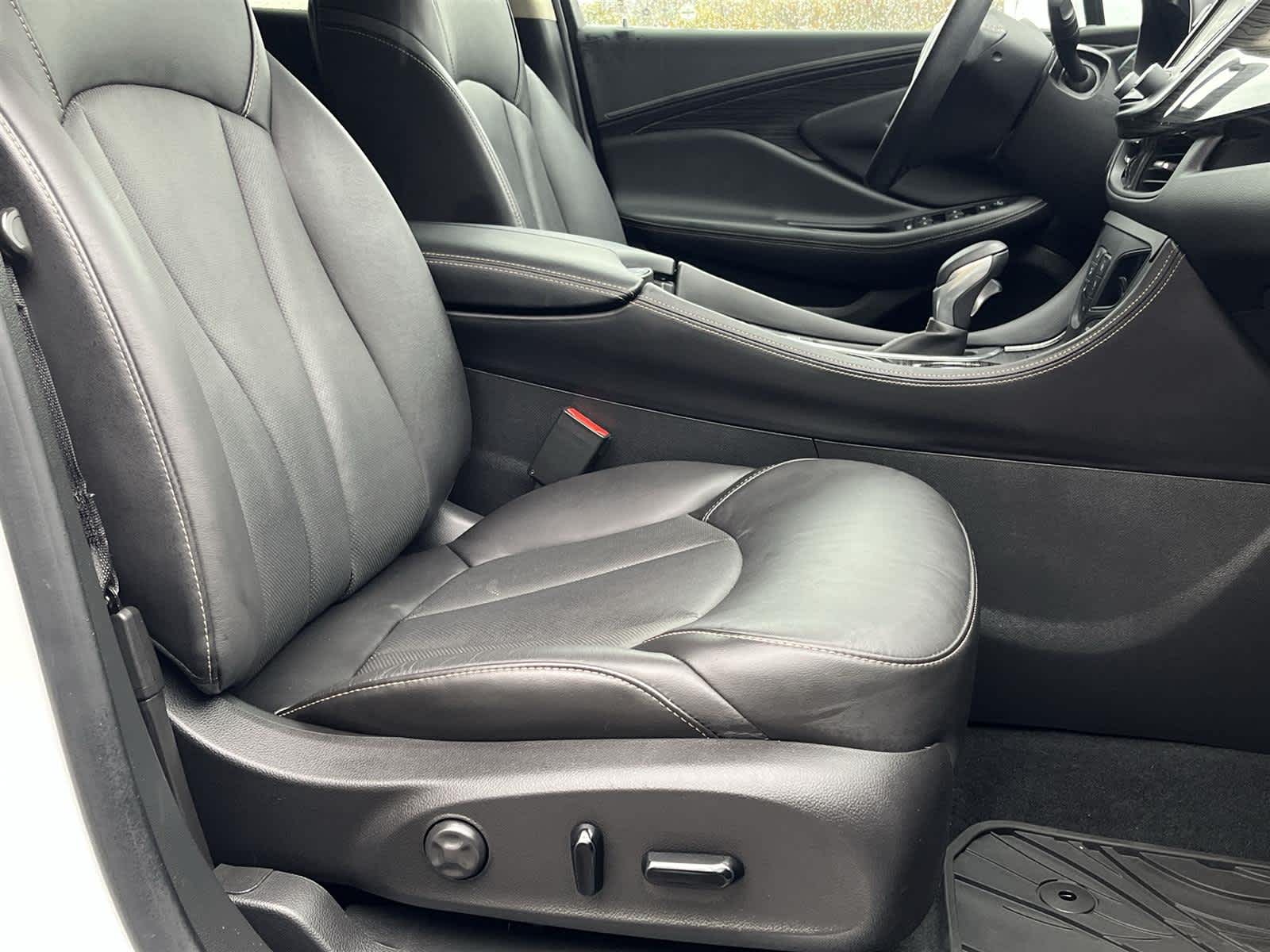 Thumbnail: 2018 Buick Envision - 17