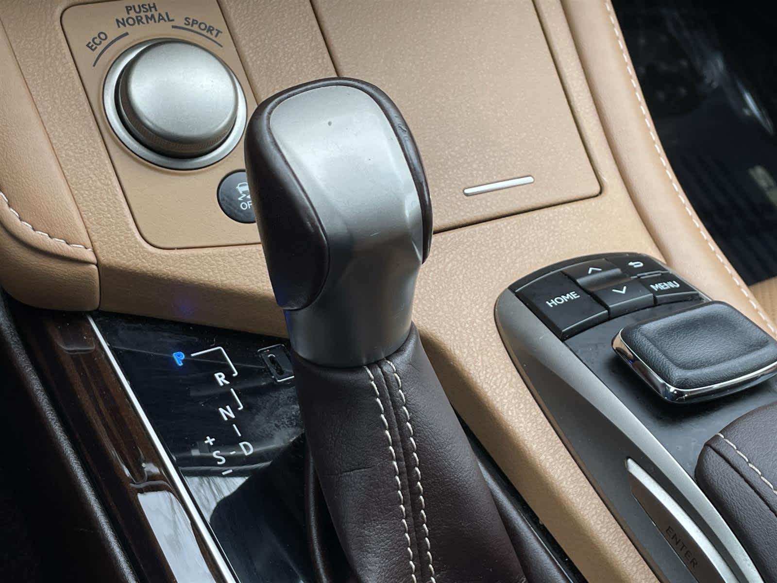 Thumbnail: 2017 Lexus ES - 25