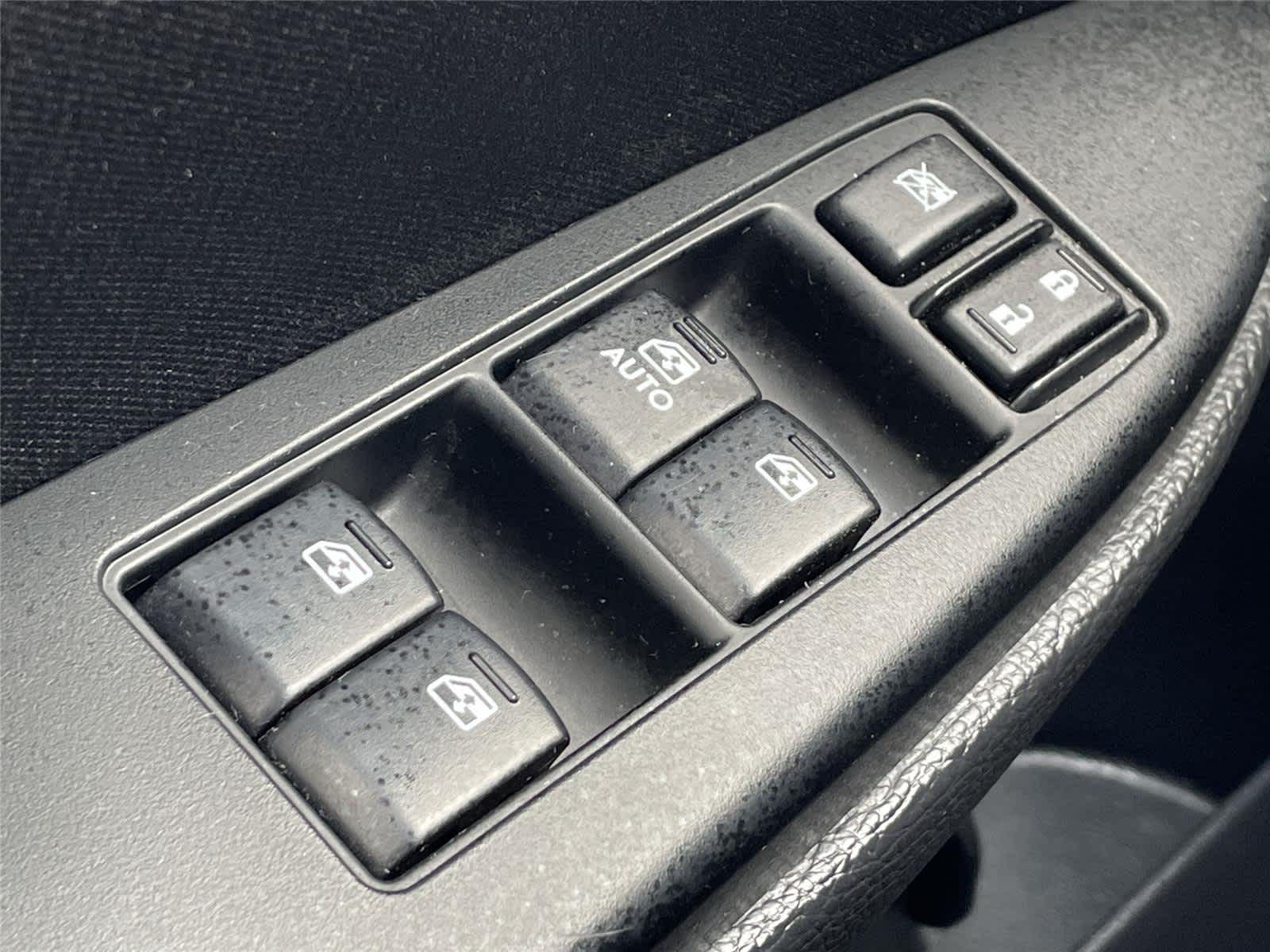 Thumbnail: 2013 Subaru Outback - 26