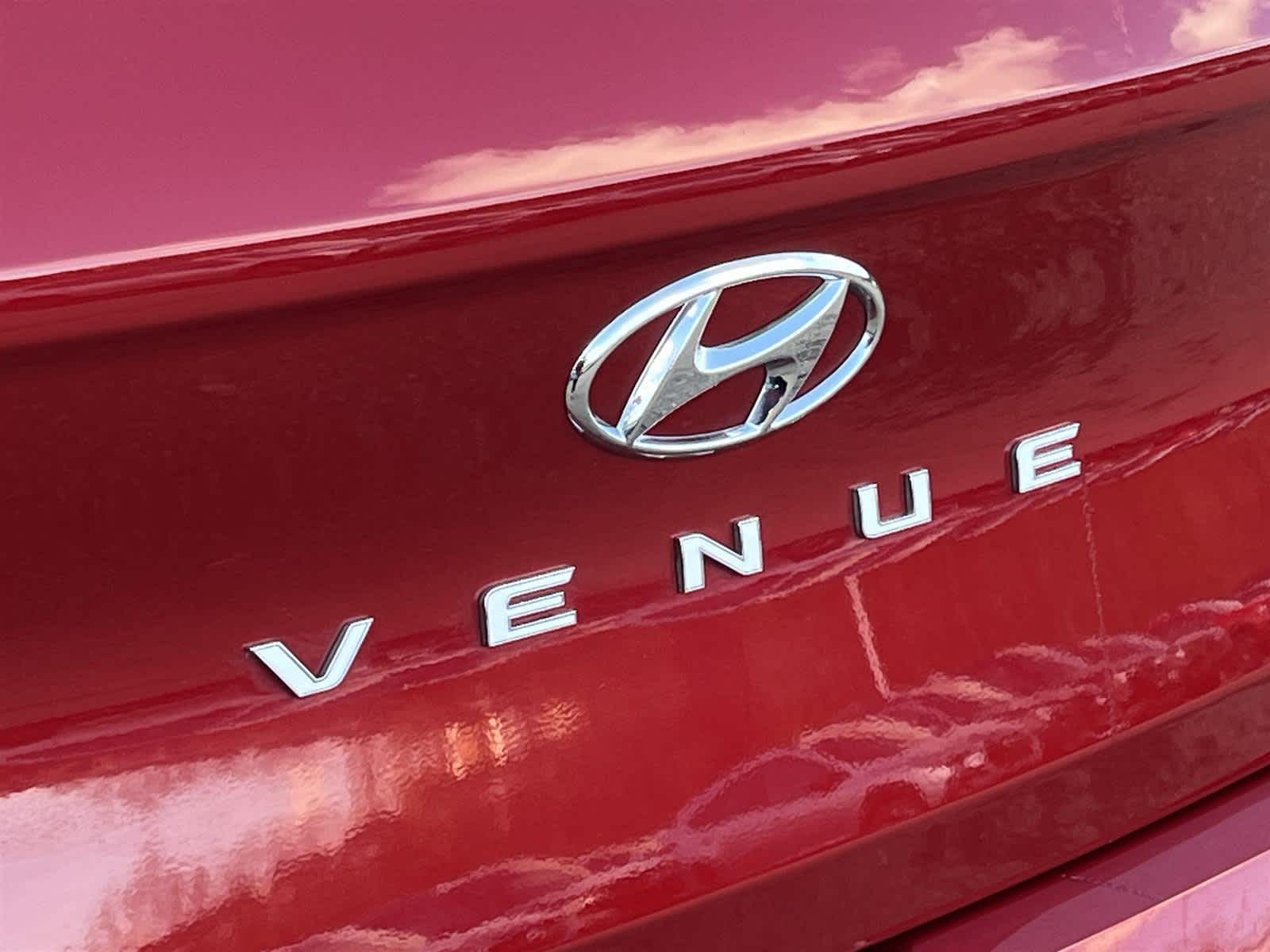 Thumbnail: 2023 Hyundai Venue - 10