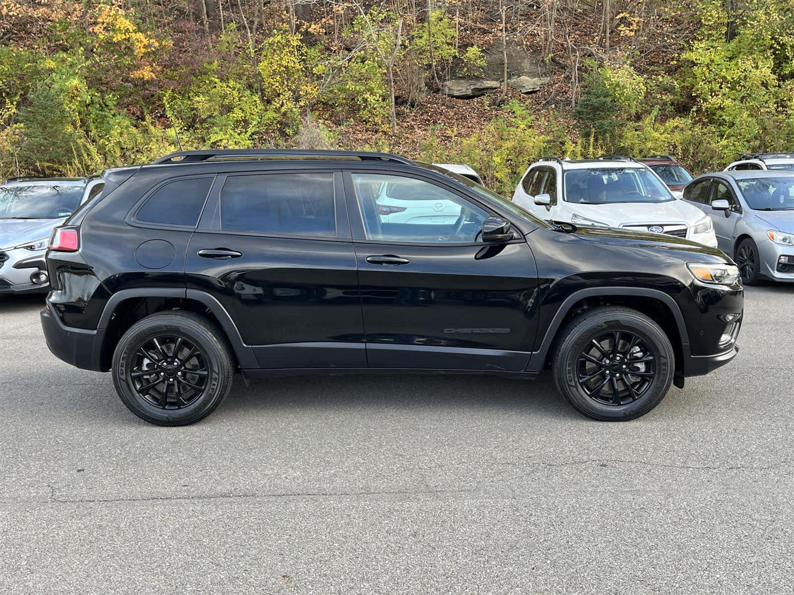 Thumbnail: 2023 Jeep Cherokee - 6