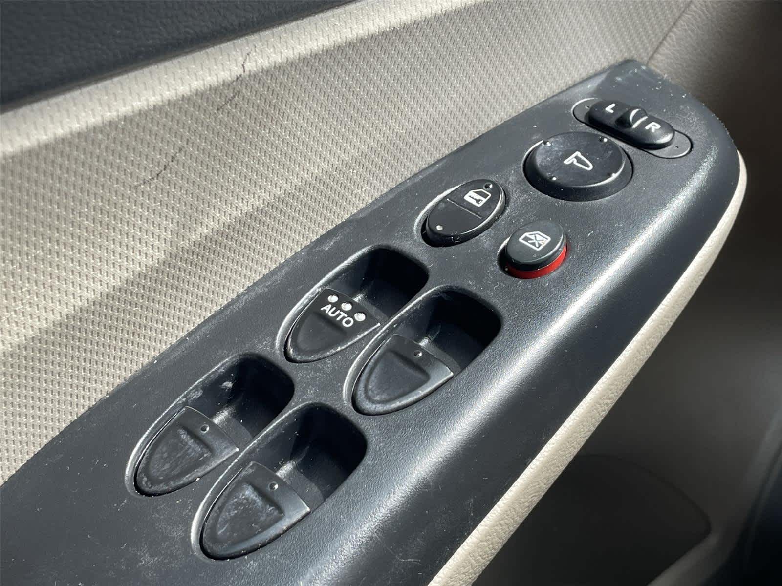 Thumbnail: 2011 Honda Civic - 22