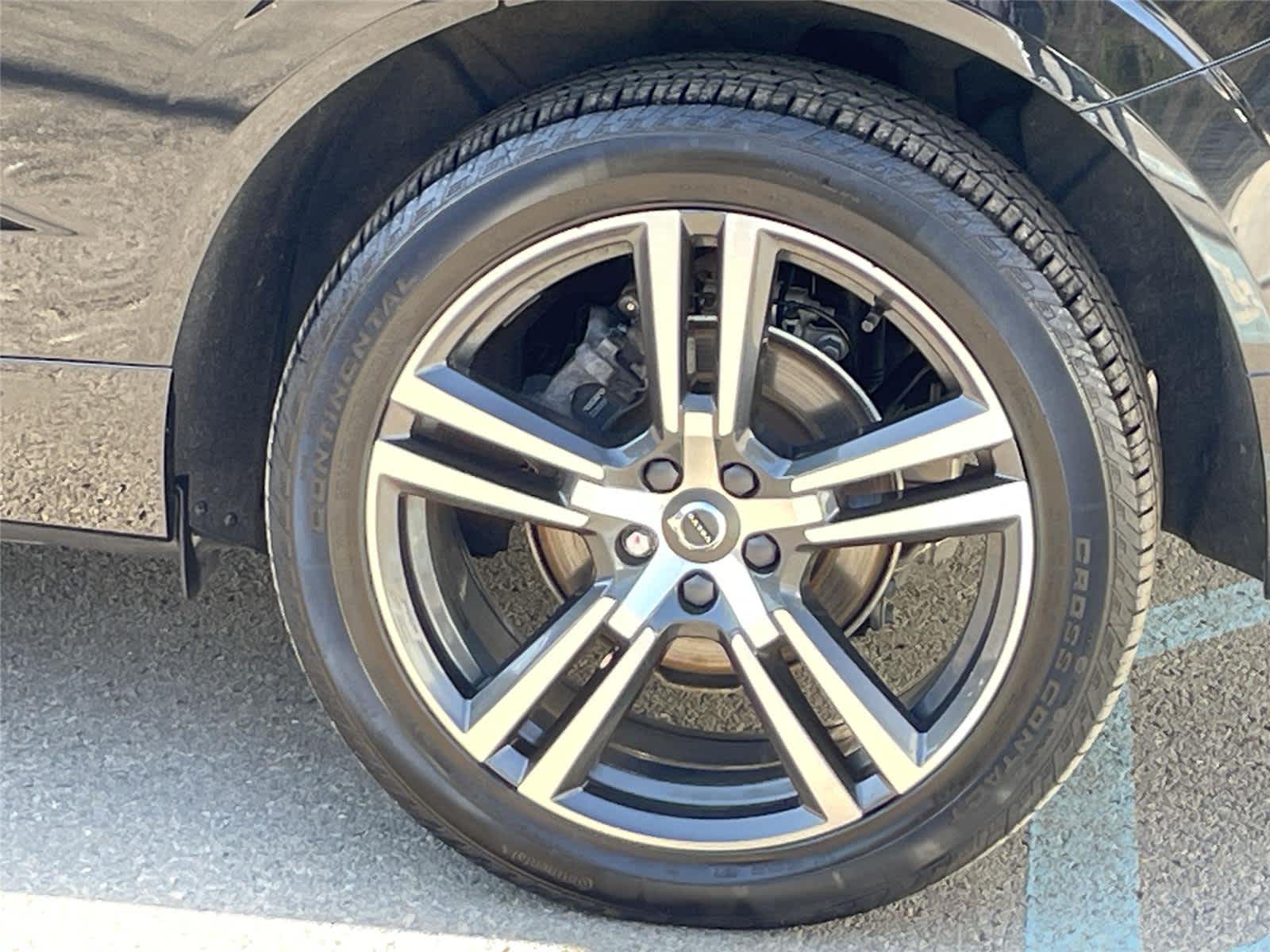 Thumbnail: 2019 Volvo XC60 - 11