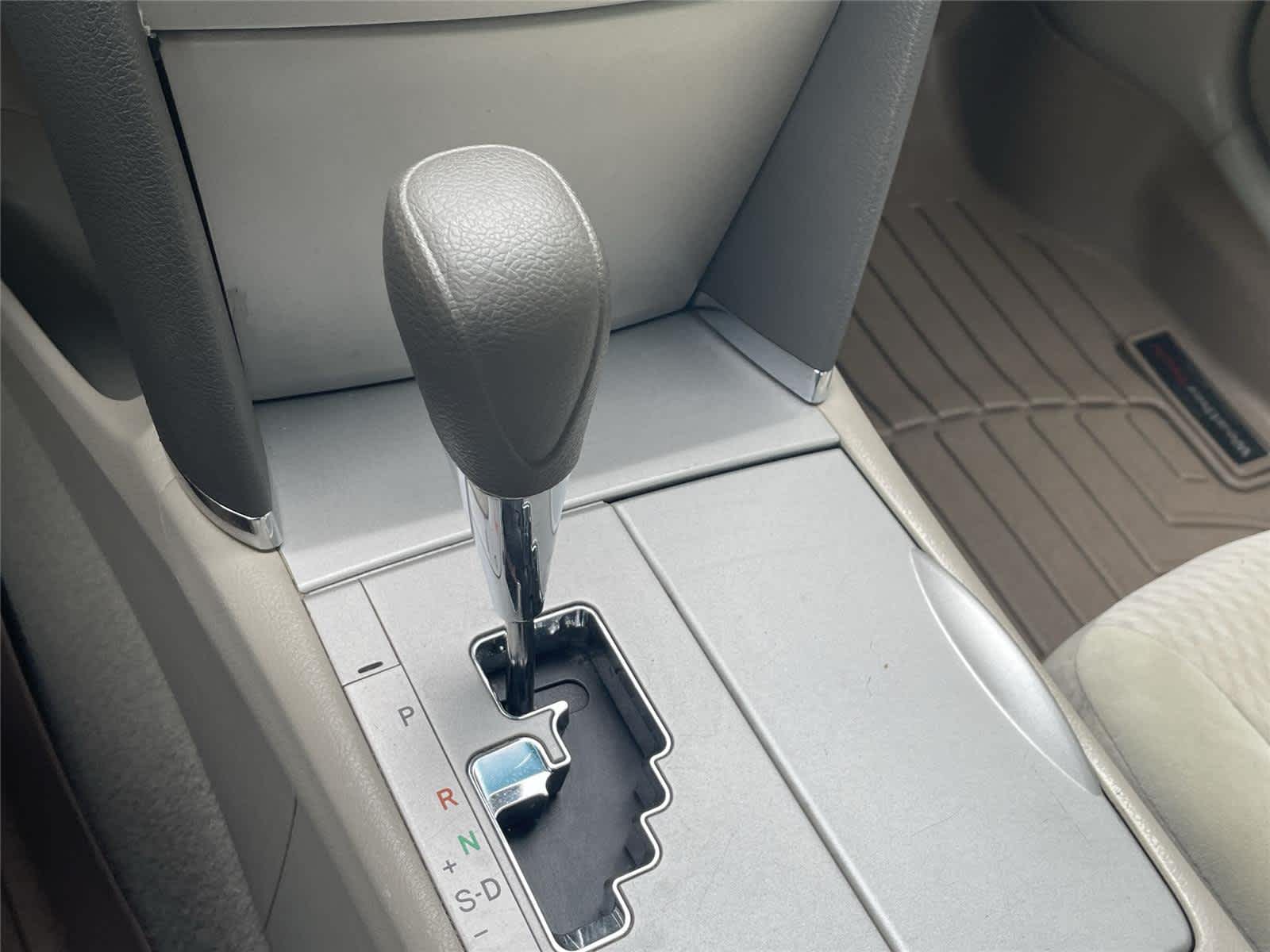 Thumbnail: 2010 Toyota Camry - 21