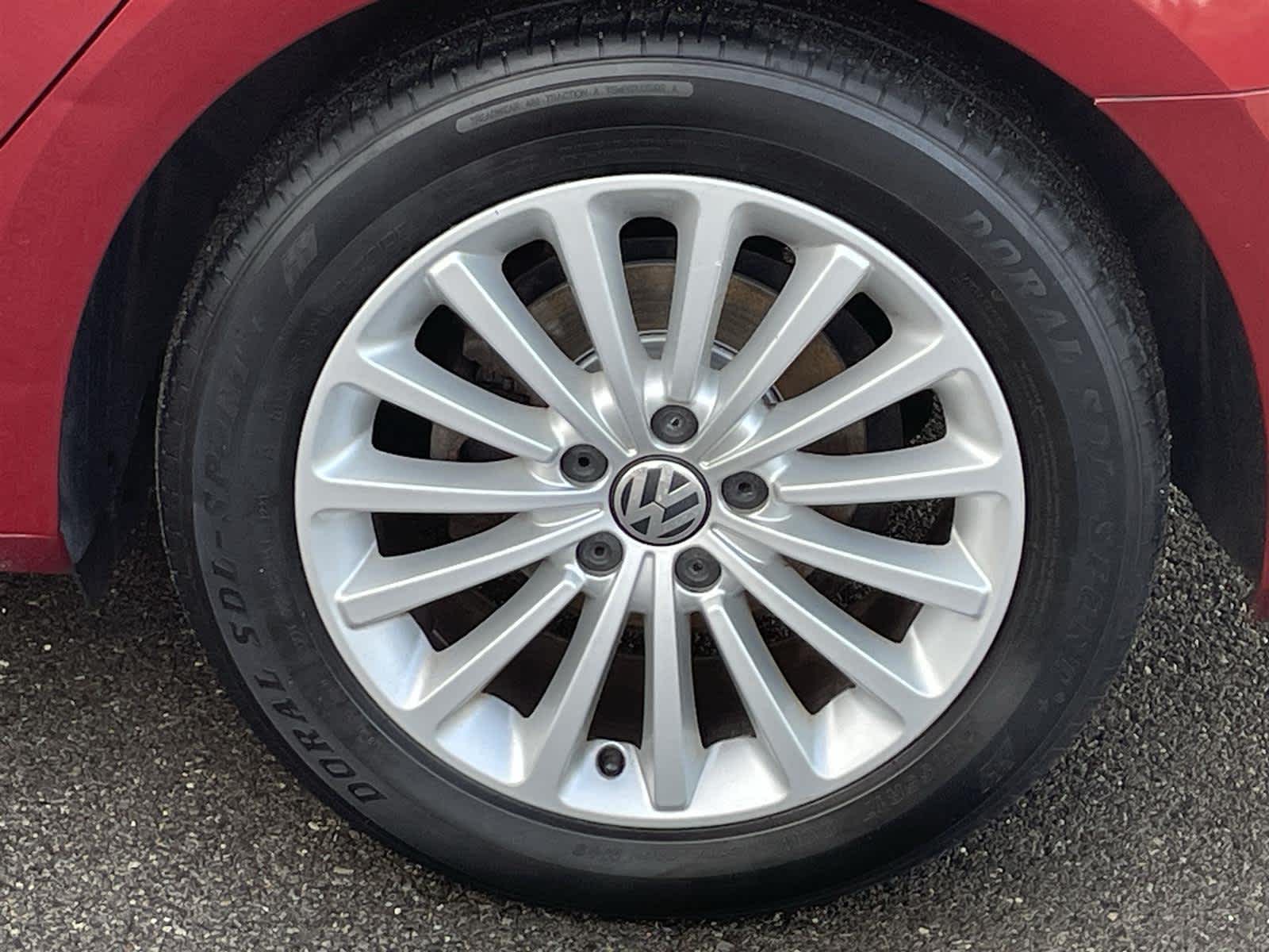 Thumbnail: 2016 Volkswagen Passat - 11