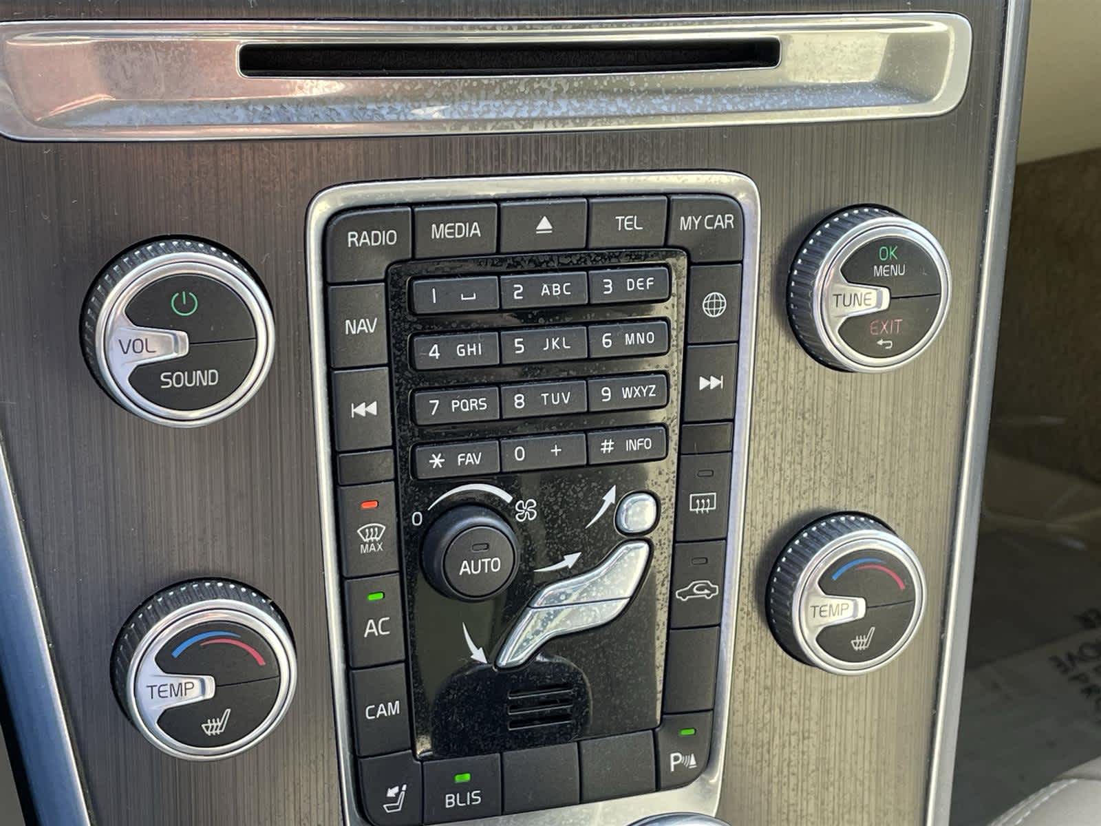 Thumbnail: 2016 Volvo XC60 - 23